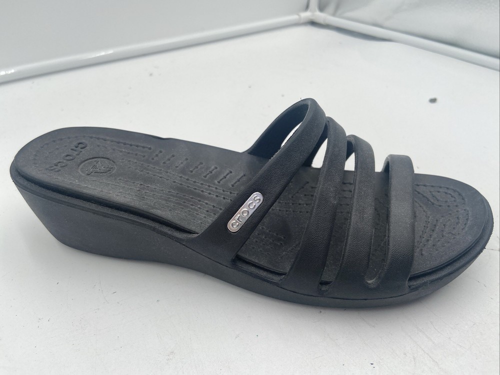 Crocs Woman’s Sandal Size 7W (010594)