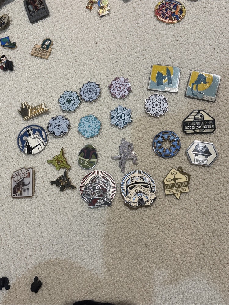 Lot Of 22 Disney Star Wars Pins