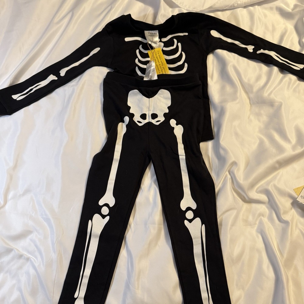 Halloween Black Skeleton 2pc Pajamas Size Small. NWT