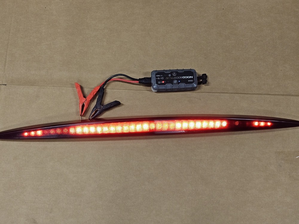 2002-2006 Cadillac Escalade ESV SUV LED 3rd Third Brake Light Lamp OEM Tested