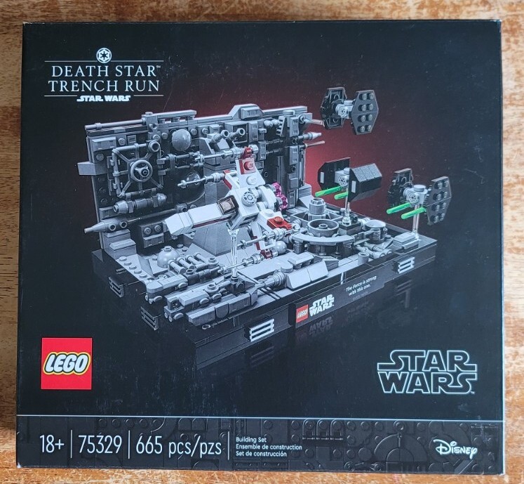 LEGO Star Wars: Death Star Trench Run Diorama (75329)