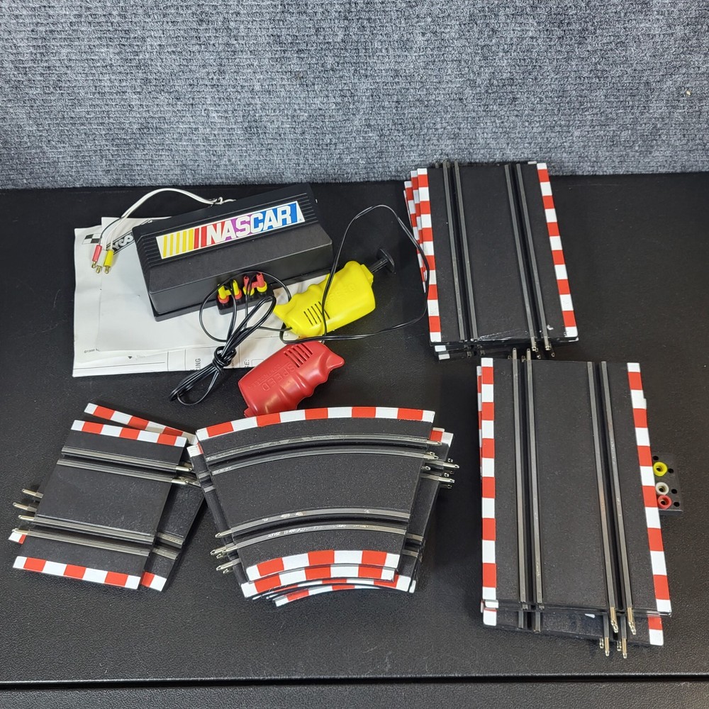 NASCAR Hibanked Tri-Oval Slot Car Track Dale Jarrett Terry Labonte Edition