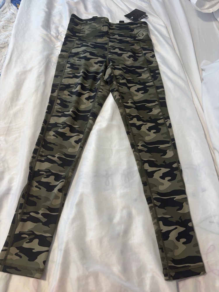 NWT Women's Conceal Carry Casual Leggings Size S Green Camo