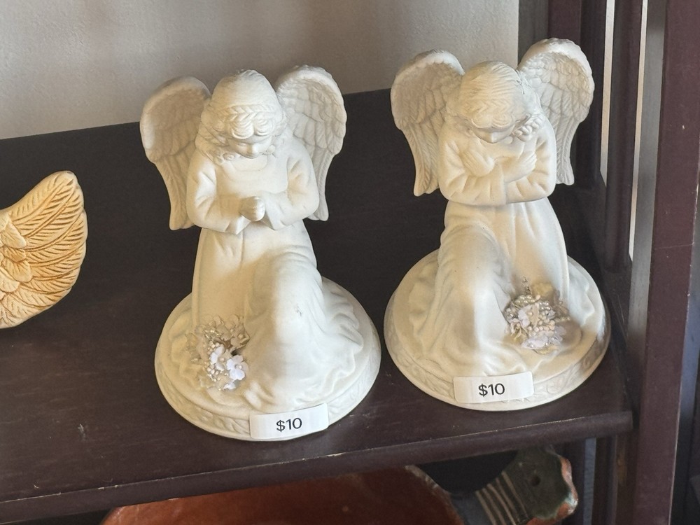 Battery Operated Lighted Porcelain Praying Angels Christmas Holiday Set of 2