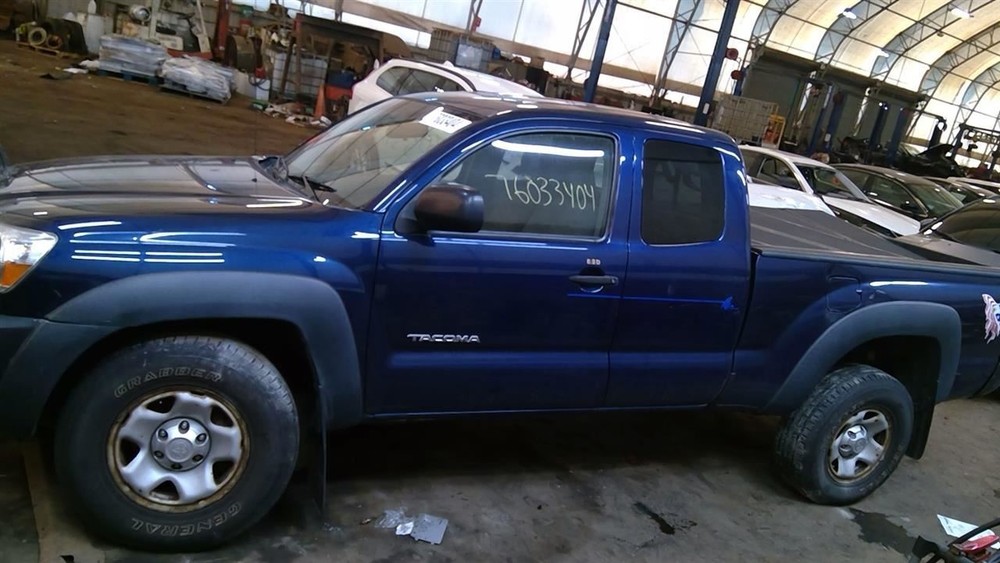 (LOCAL PICKUP ONLY) Driver Fender With Fender Flare Large Prerunner Fits 05-11 T