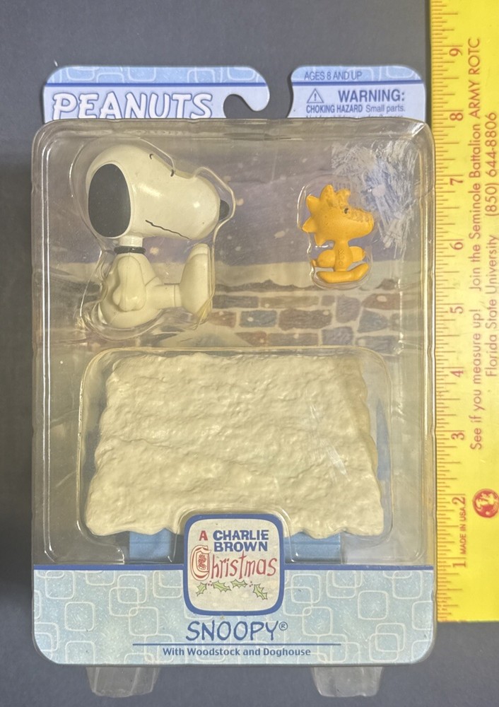 NOS 2006 Peanuts Memory Lane Charlie Brown Christmas Snoopy Woodstock Doghouse Ornament