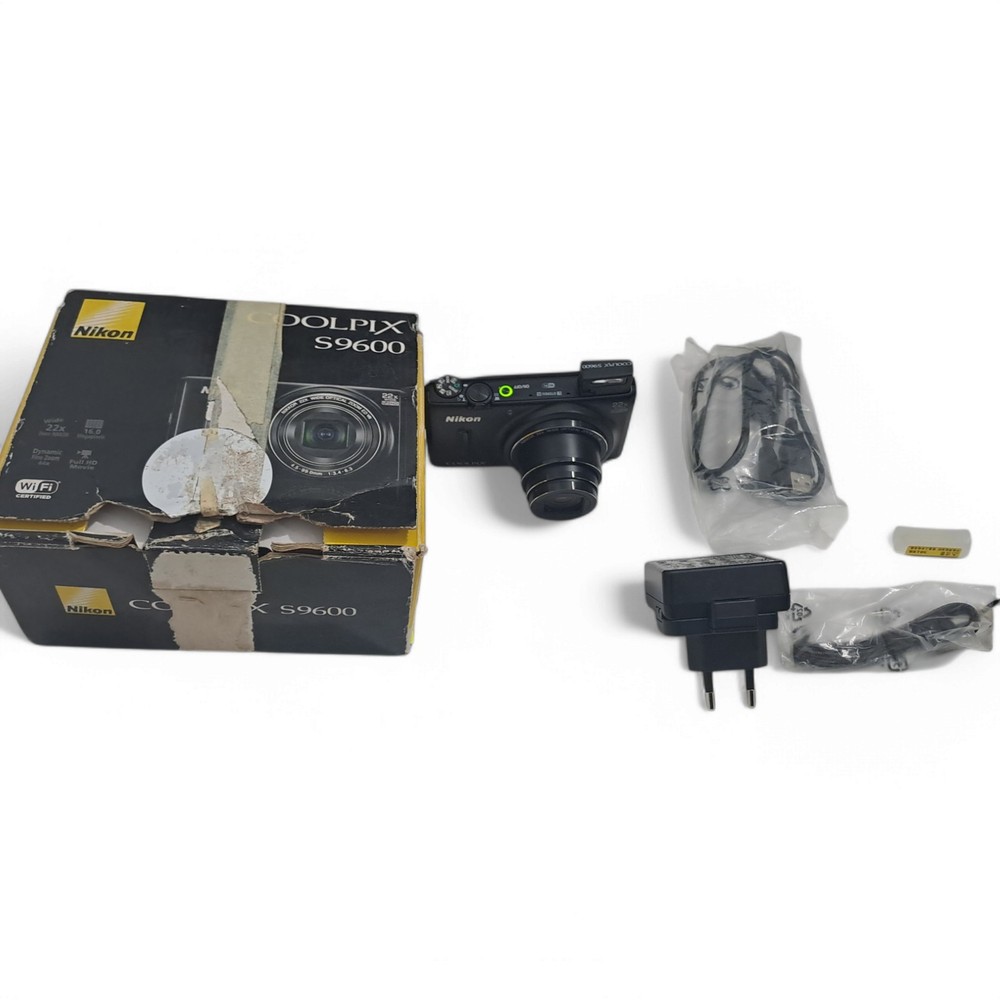 Nikon Coolpix S9600 16MP Digital Camera with Charger in Mint Condition