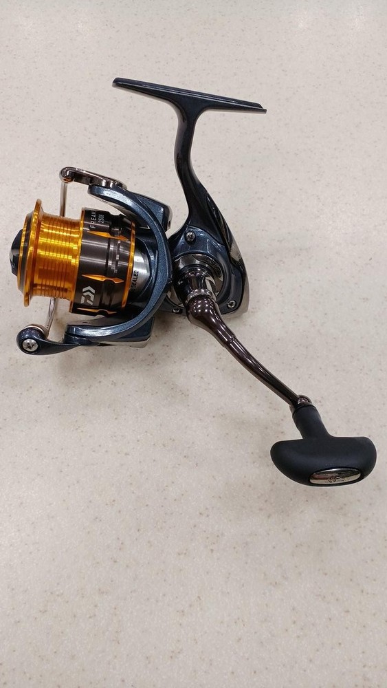 Daiwa Freams 2508 Spinning Reel 15 Size 5.6:1 Gear Ratio Pre-Owned
