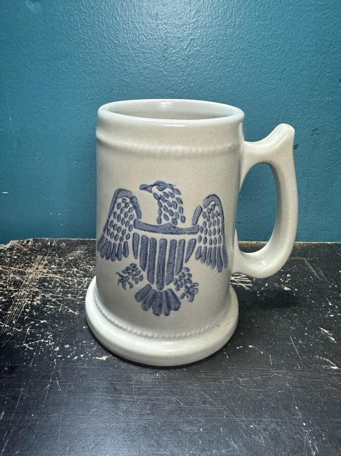 Pfaltzgraff Stoneware Eagle Tankard Mug in Classic Blue Design