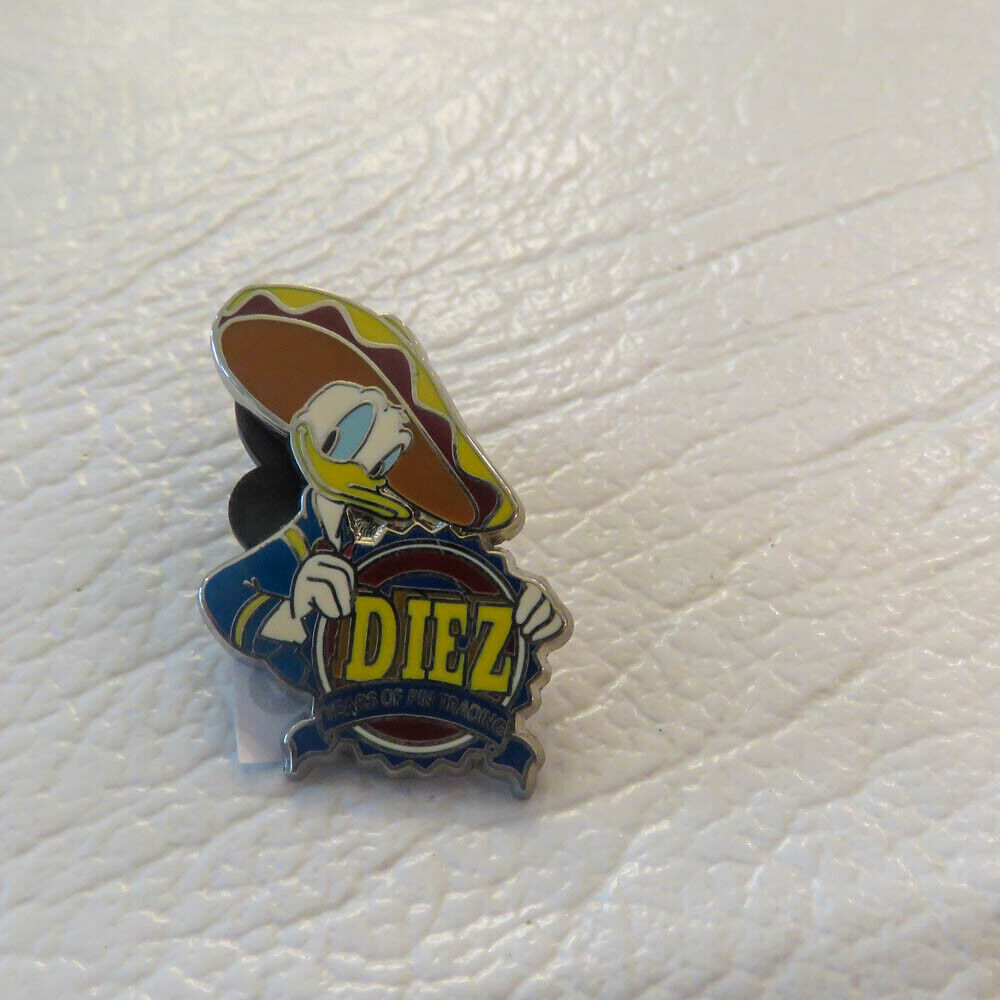 Disney DIEZ 10 years of Pin Trading Donald Duck Pin