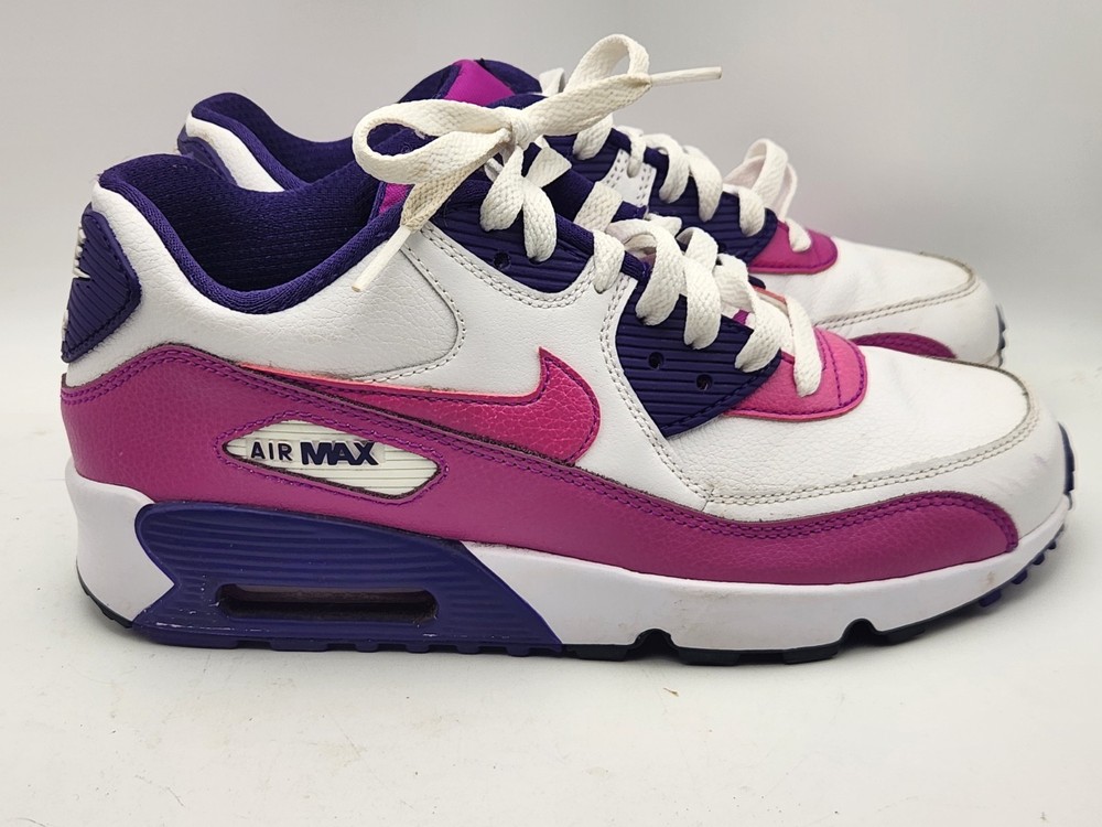 Girls Nike Air Max 90s. Size 6.5Y NICE!