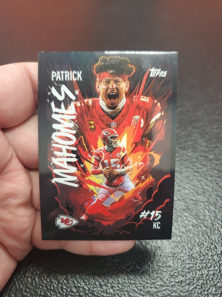2025 Topps Chrome Football Patrick Mahomes SSP Case Hit Ultra Violet UV-15
