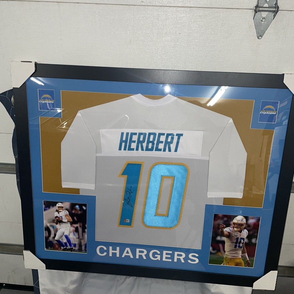 Justin Herbert autographed jersey framed Becket Authenticated ￼