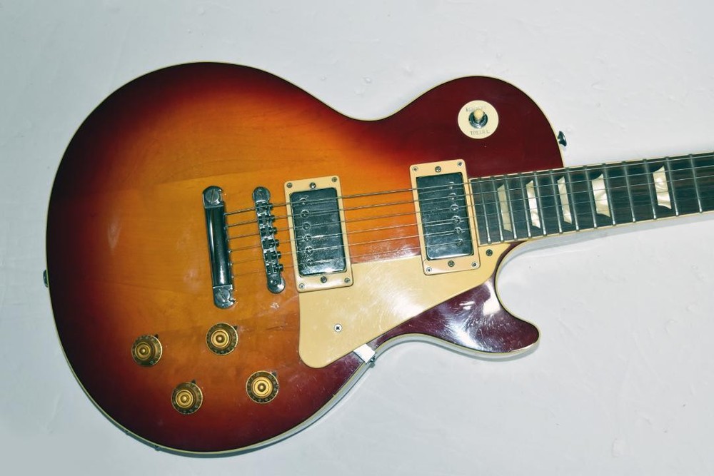 YAMAHA LP400 Red Sunburst 1984-1985 with Secure Safe Packaging