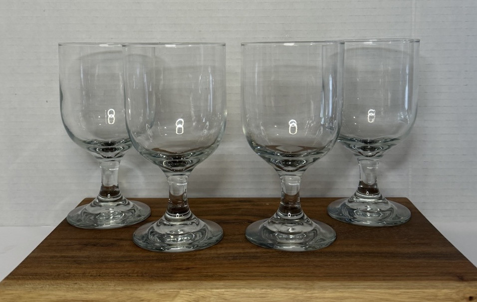 Libbey 4-Piece Wine Goblets Stemware Set for Elegant Dining