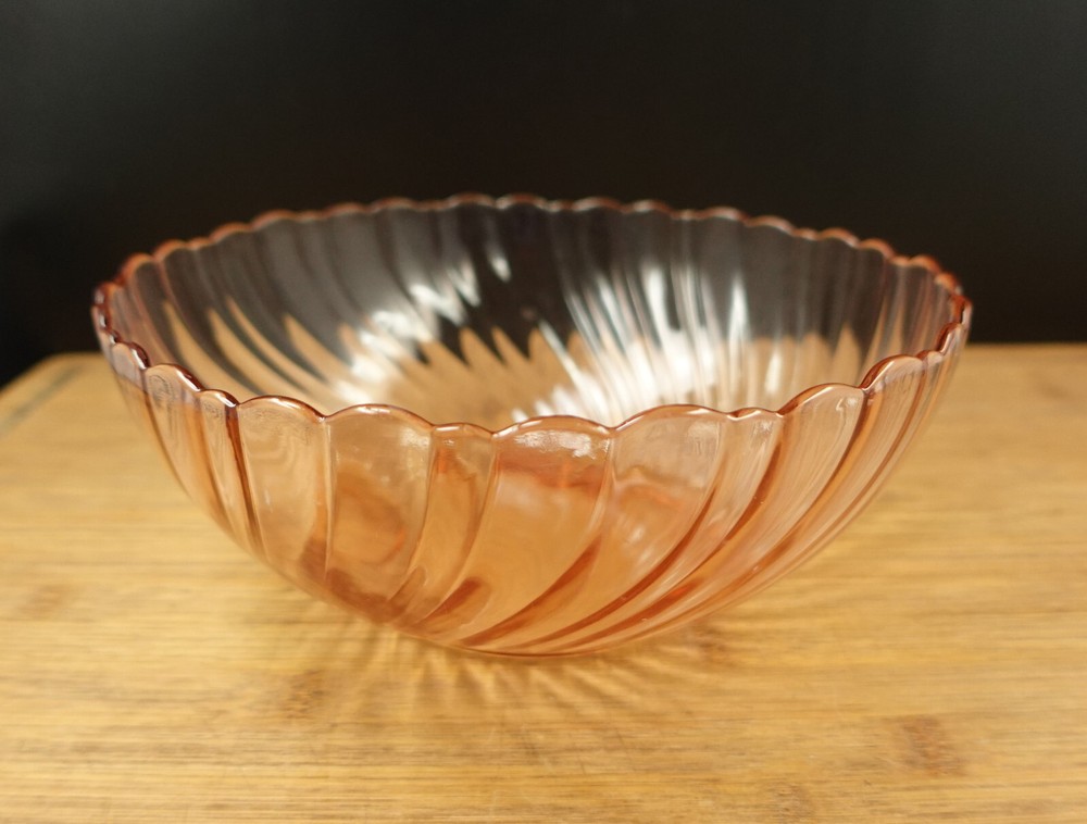 Arcoroc ROSALINE Pink Swirl Glass 9.25 Inch Elegant Salad Serving Bowl France Vintage