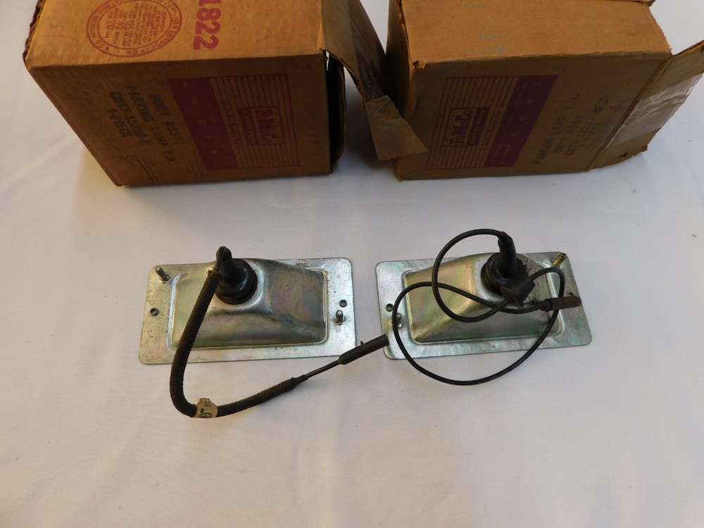 NOS OEM Ford 1960-1964 F100 Truck Pickup Park Lamps Grille Lights