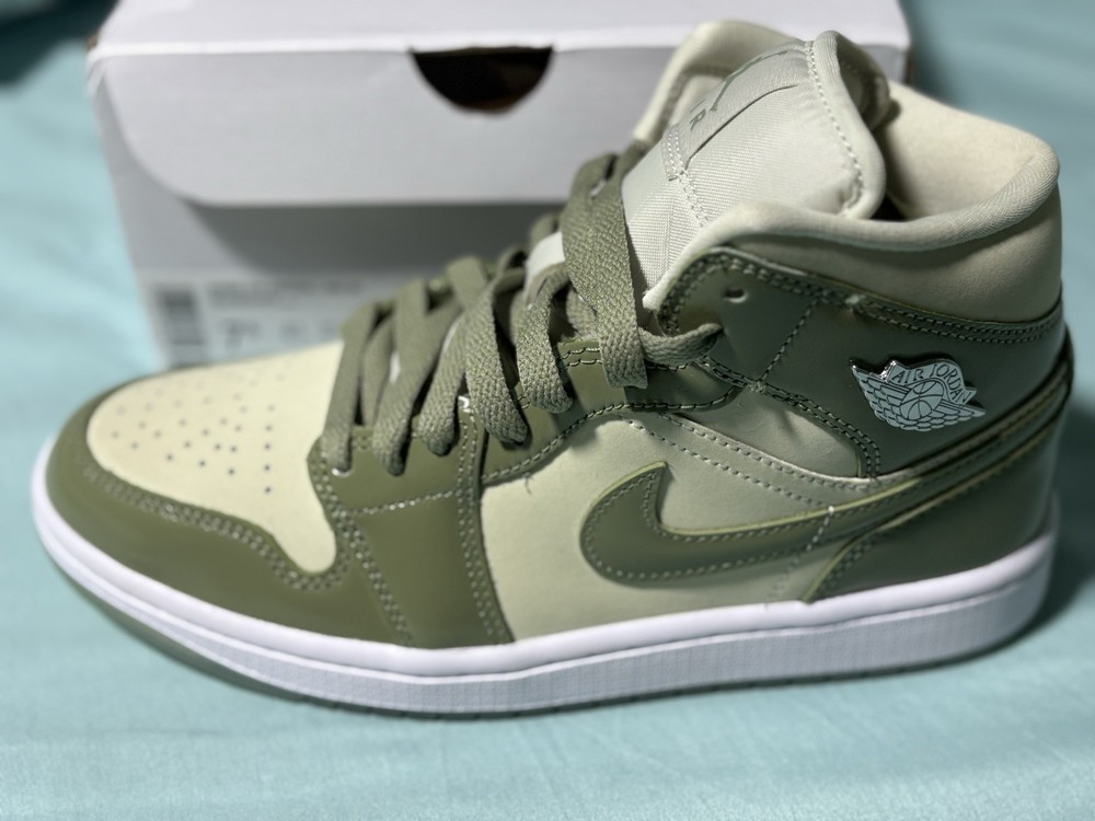 Nike Air Jordan 1 Mid SE Women's 7.5 Seaglass/Olive Green