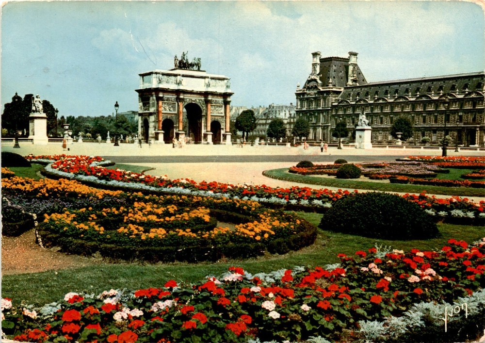 France, Paris, Jardin des Tuileries, Arc de Triomphe du Carrousel Postcard