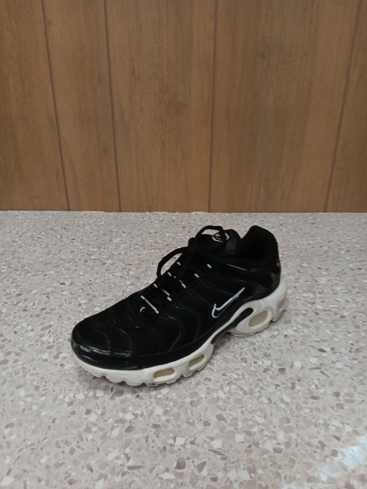 Nike Air Max Plus TN Black White Women’s US 6 DM2362-001