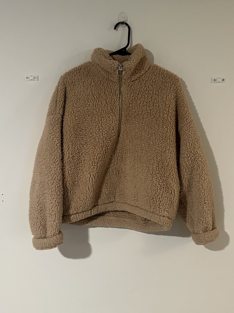 Hollister Woman’s Fleece Pullover Crop Tan Size L