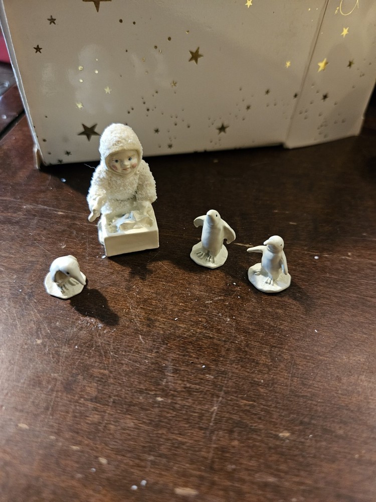Snowbabies Miniature Collectible Figurines Helpful Friends Series