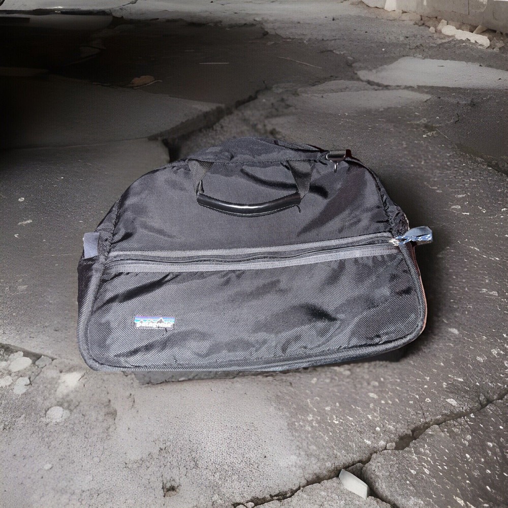 Patagonia- Messenger Briefcase - Men’s- Plain Black