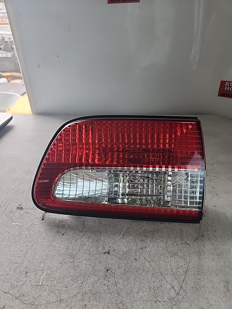 2002 Toyota Sienna Left Driver LH Side Inner Tail Light
