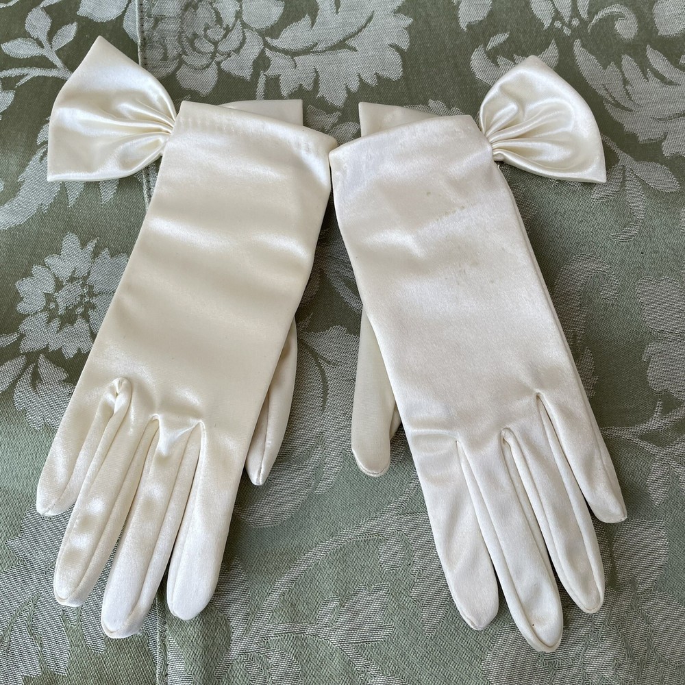 Vintage Satin Cream Colored Party Event Wedding Gloves with side bows