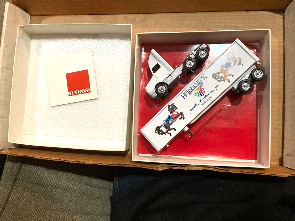 Hershey Park Winross Diecast Truck & Trailer 90th Anniversary 1907-1997 New