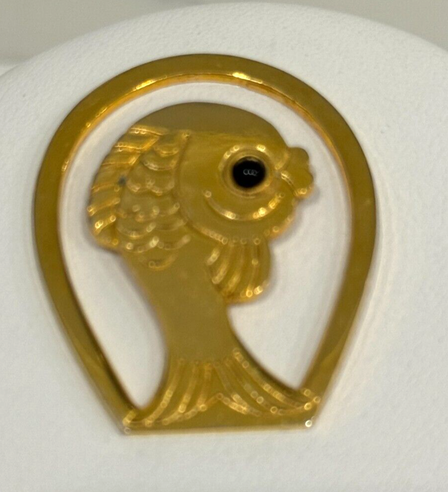 Judith Leiber Gold Tone Metal Etched Fish Bookmark Money Clip Black Eye