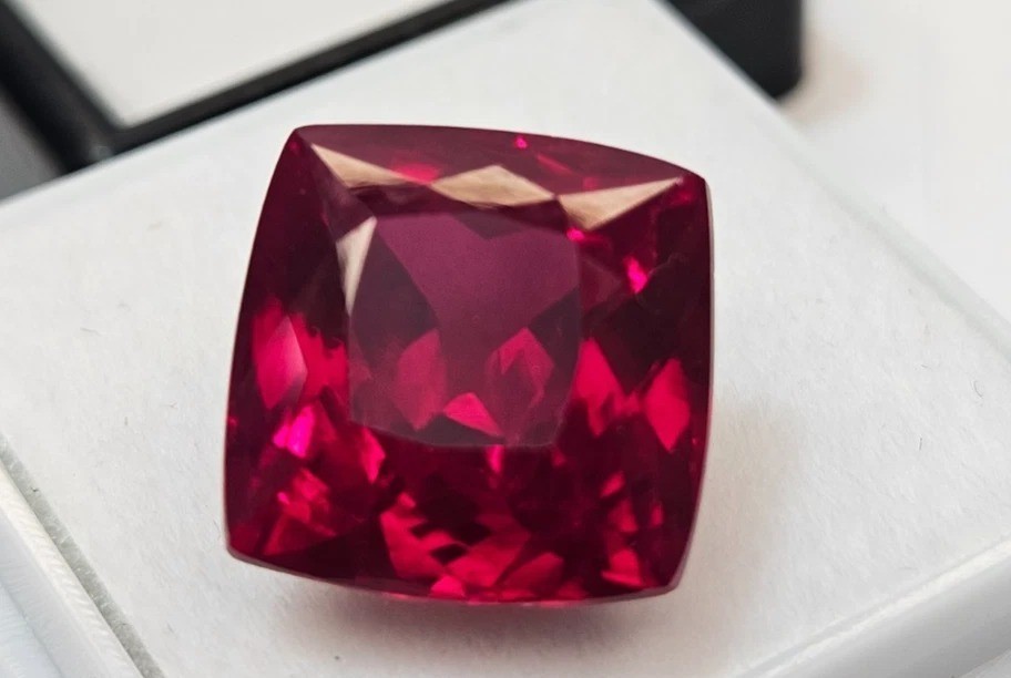 Cushion Cut 10-12 Ct Mozambique Red Ruby Loose Gemstone EGL Certified