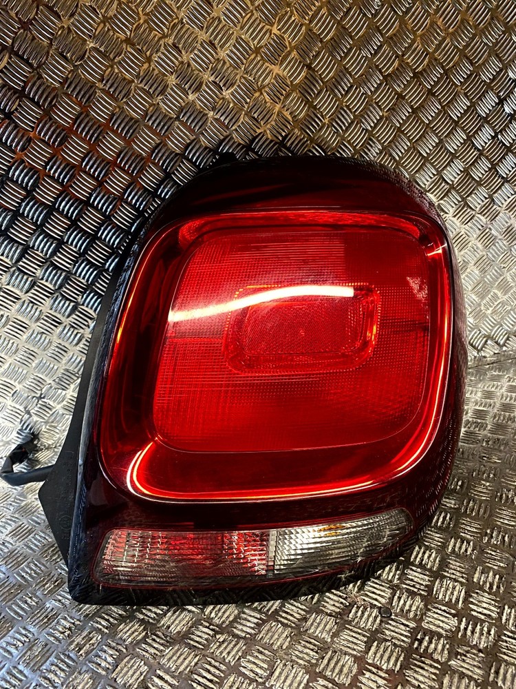 2014 CITROEN C1 MK2 1.0 PETROL REAR RIGHT DRIVER SIDE TAIL LIGHT LAMP 81338002