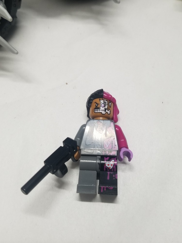 LEGO Batman Movie Two-Face Double Demolition Set 70915 Used Check Description