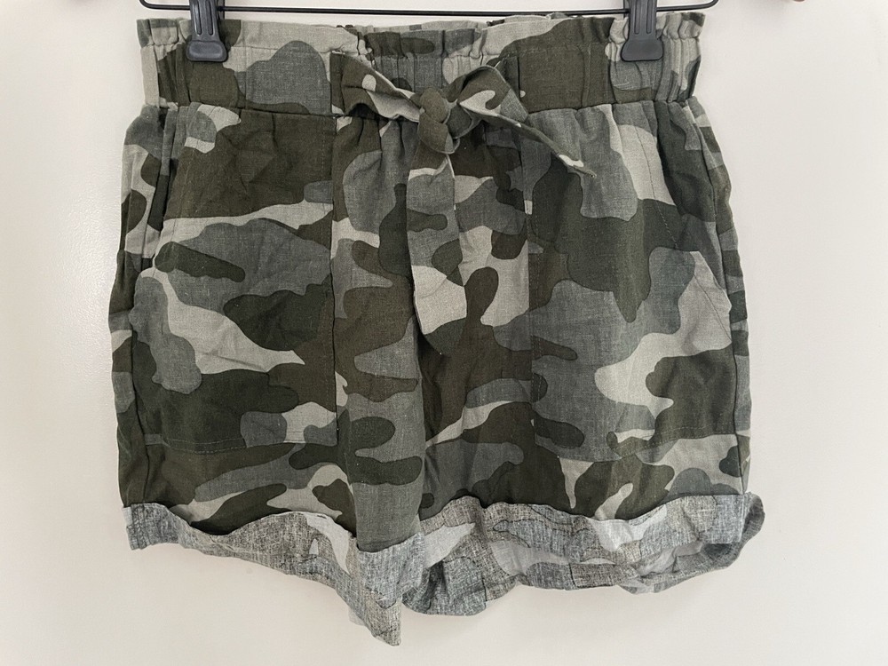 Charlotte Russe Women's Camo Linen Blend Elastic Waist Pull On Shorts Green M