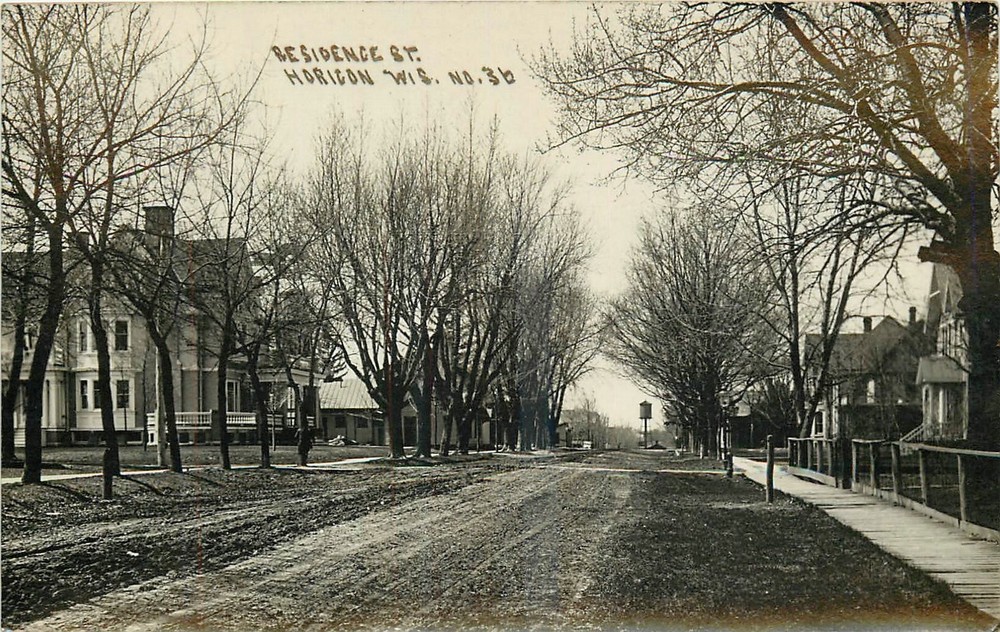 c-1910 Horicon Wisconsin Residence Street #36 RPPC Postcard 25-8175