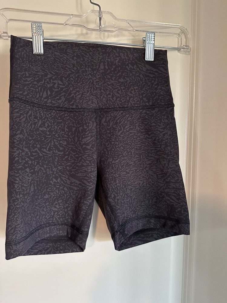 Lululemon Wunder Train Black Shorts Size 4 Like New