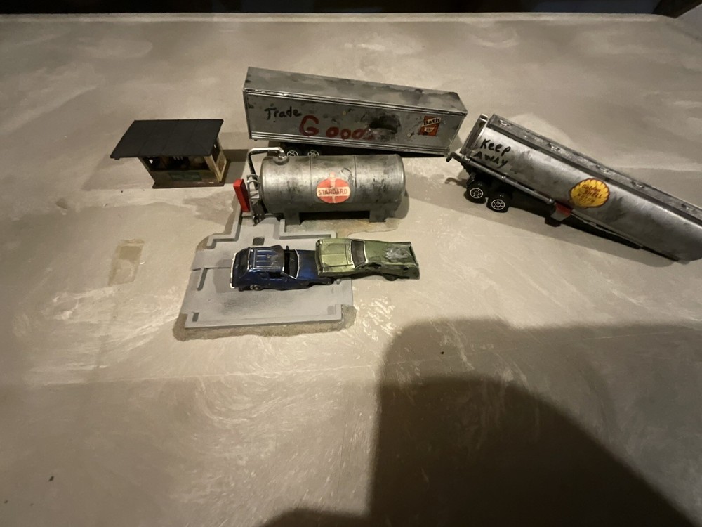 Wargaming Terrain Unbranded Warhammer, Battletech, Zombie Fuel Station Lot K