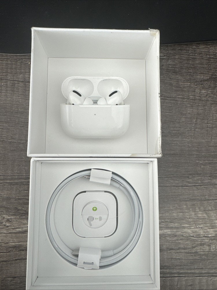 Apple AirPods Pro with Wireless Charging Case in White – Noise Cancelling Earbuds