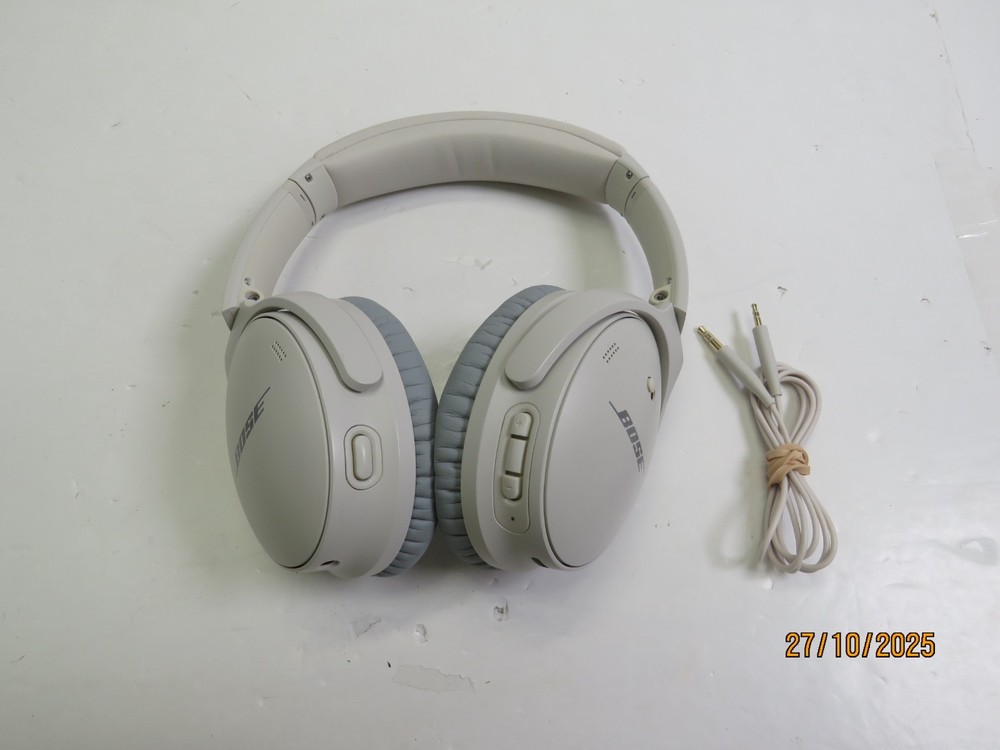 Bose - QuietComfort 45 Wireless Noise Cancelling Over-the-Ear Headphones [DP92]