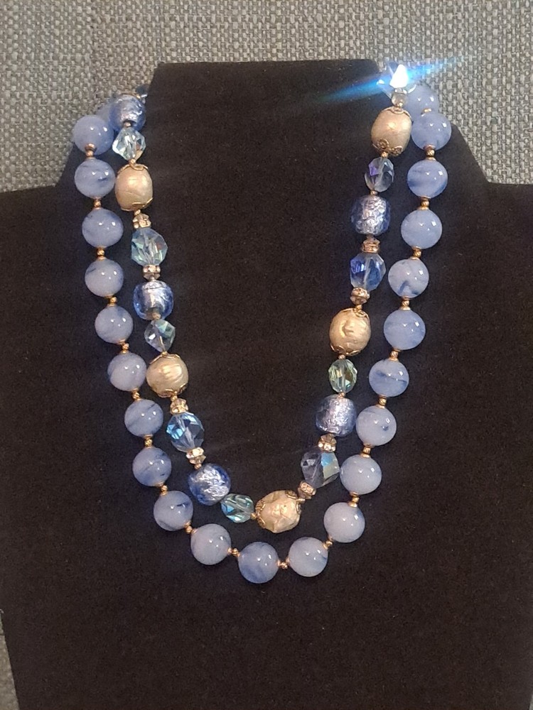 Vintage Mid-Century Glass Beads Necklace With a Variety of Blue Tones Stunning!