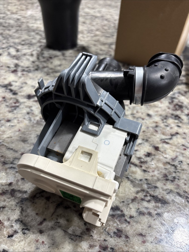 Whirlpool Dishwasher Circulation Pump For WDT720PADM1 dishwasher.  C35-3A