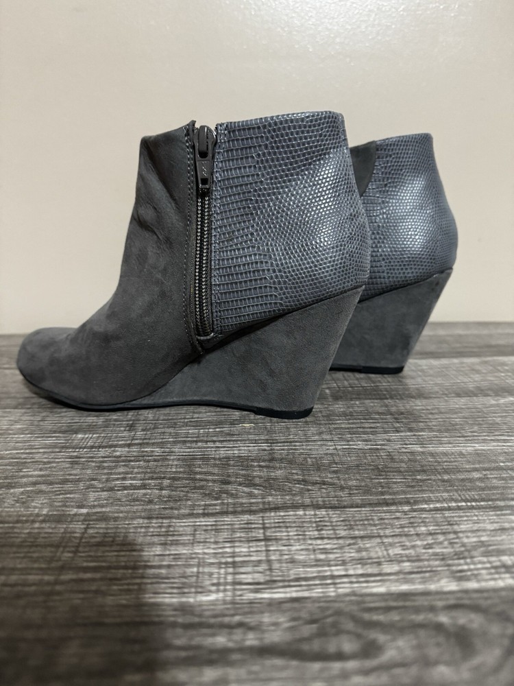 Report Footwear Side Zip Ankle Boots Sz 6 Stacked Heel Bootie Grey NEW