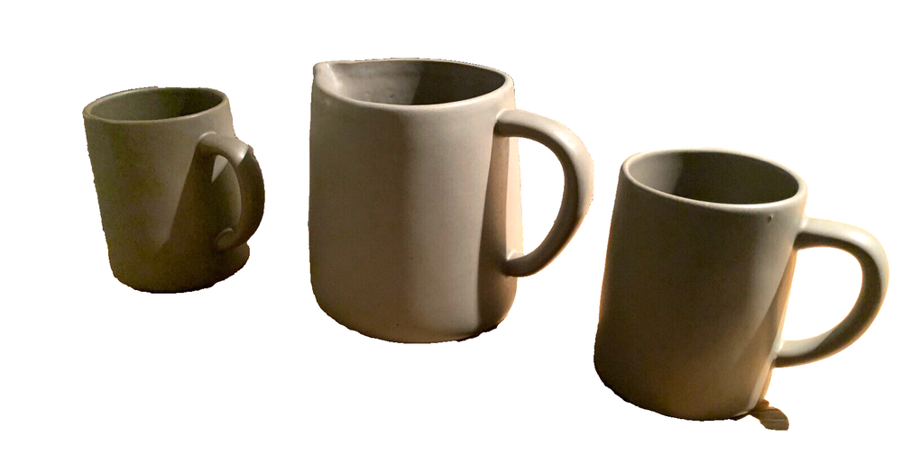 Hearth and Hand Magnolia Matte Green Stoneware Pitcher with 2 14oz Mugs