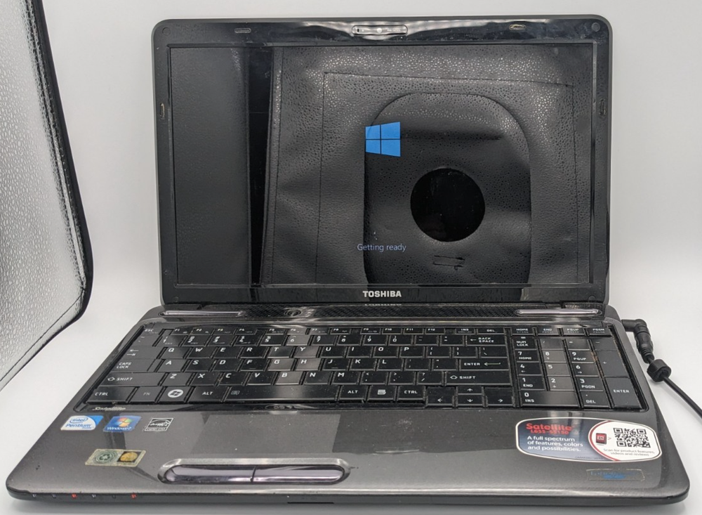Toshiba Satellite L655-S5150 Intel Pentium P6200 2.13GHz 4GB 300 GB HD Win 10