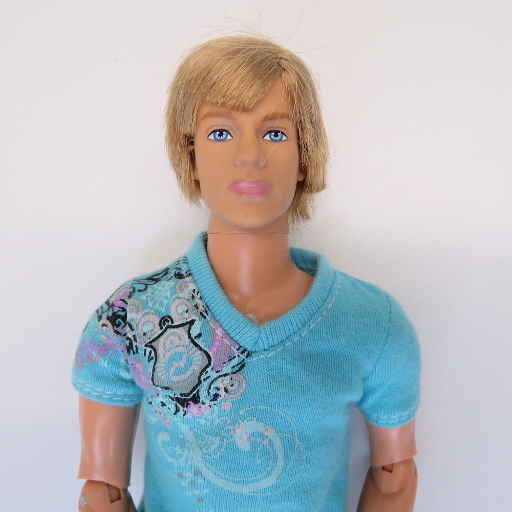 2009 Barbie Fashionistas Hottie Ken Articulated Doll 100+ Poses T3188 Mattel