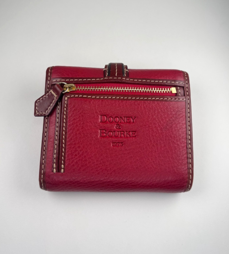 Dooney & Bourke Vintage Pebble Grain Leather Bi-Fold Wallet Coin Purse Maroon