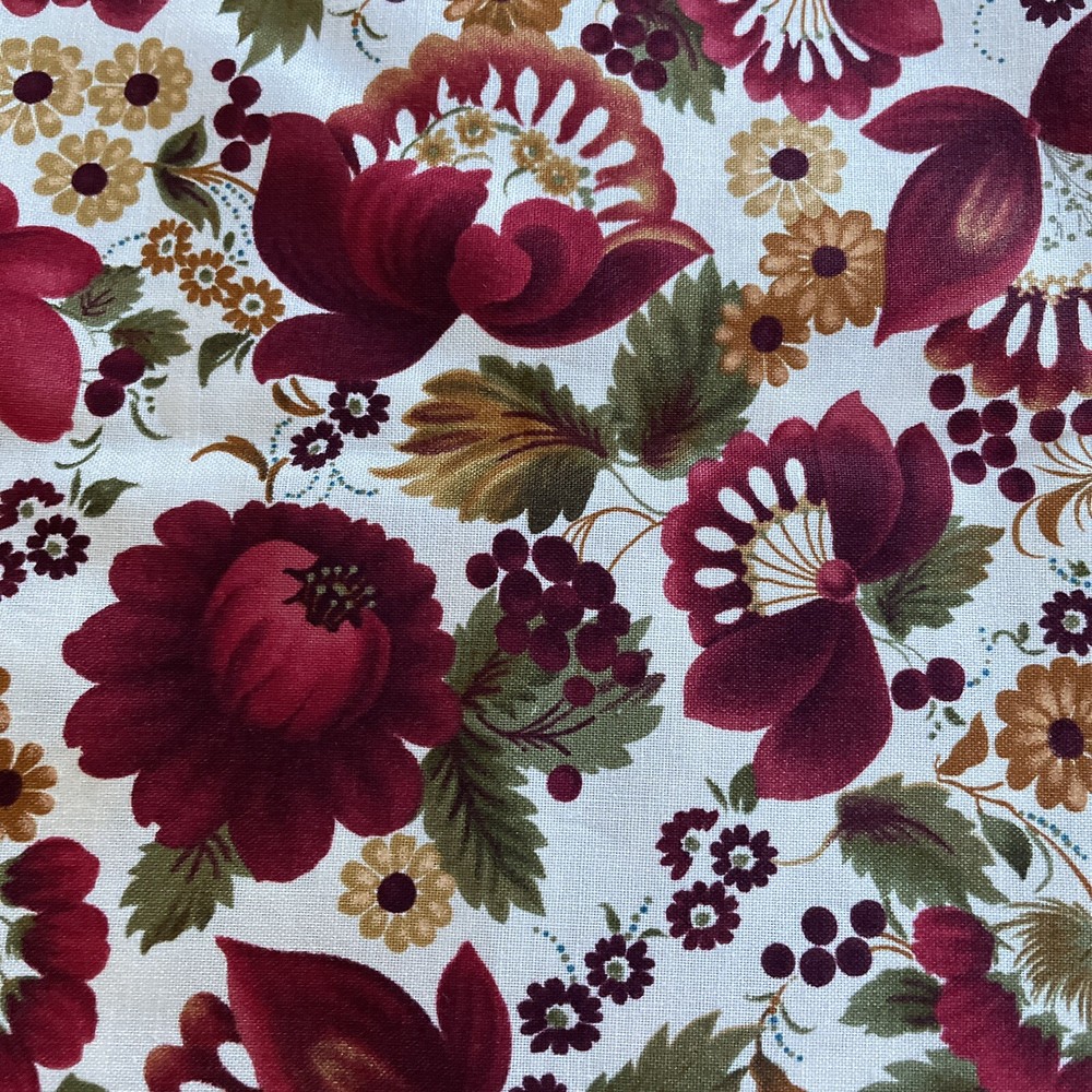 red gold tan cream floral fleur timeless treasures 2 Yards