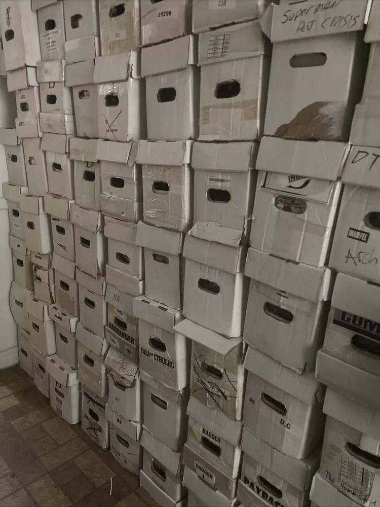 100 Bulk Assorted Comics Lot Dc/ Marvel/ indies Comic Books FLASH SALE!!!!-image