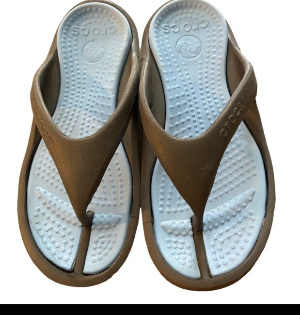 CROCS flip flops size 8 Men’s  10 Women’s